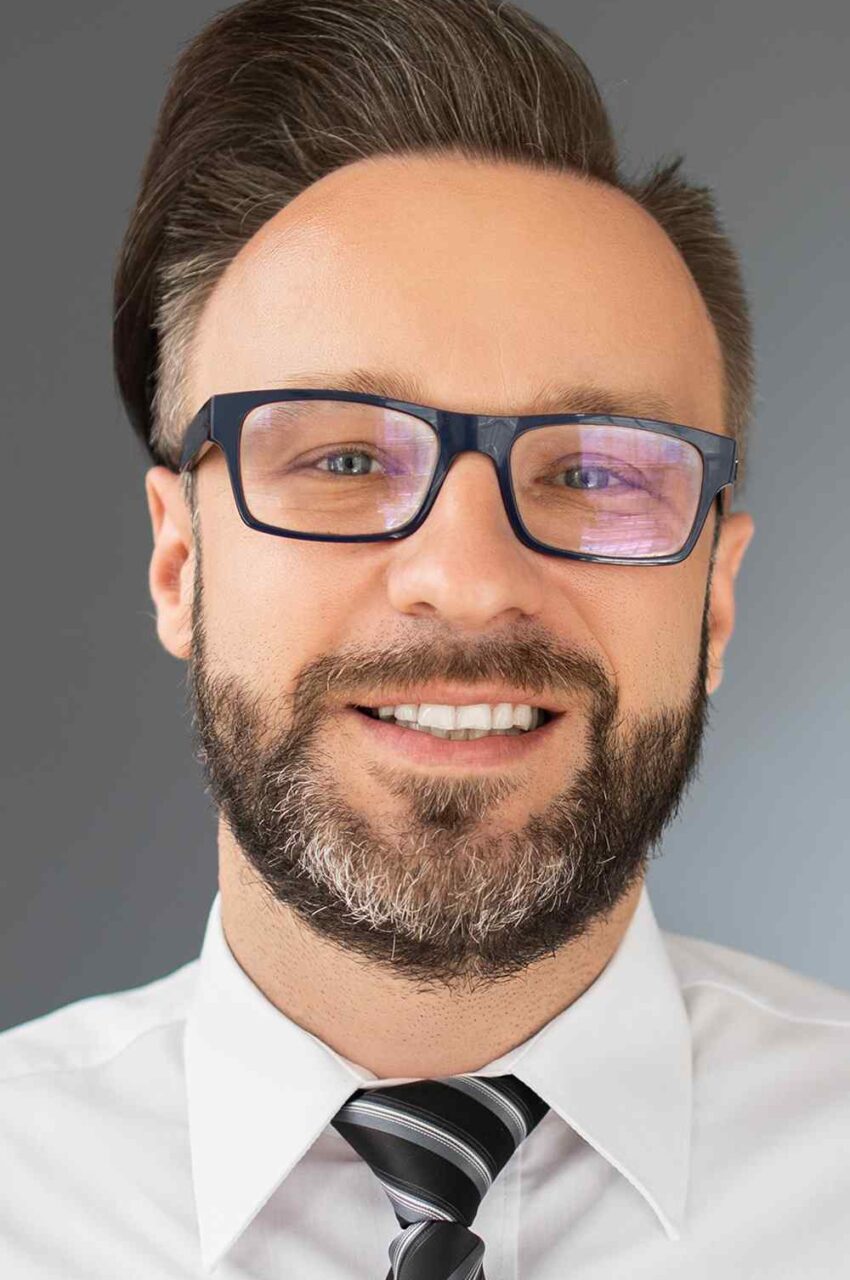 https://upstaterecruiters.com/wp-content/uploads/2019/02/team_02-850x1280.jpg